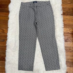 Old Navy Harper cropped pants, size 6